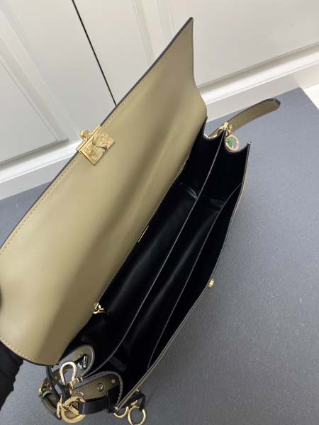 2025年4月29日入荷新作PRADANaPa型番：大 H08882，小 H08883サイズ大 ：35X19.5X10.5CMサイズ小 ：24X13.5X6CM/XX工場