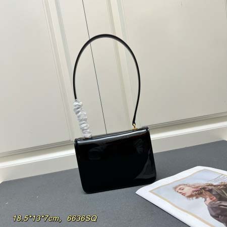 2025年4月29日入荷新作CELINE 2024秋季新作 GARANCELINEサイズ：18.5*13*7cm/XX工場