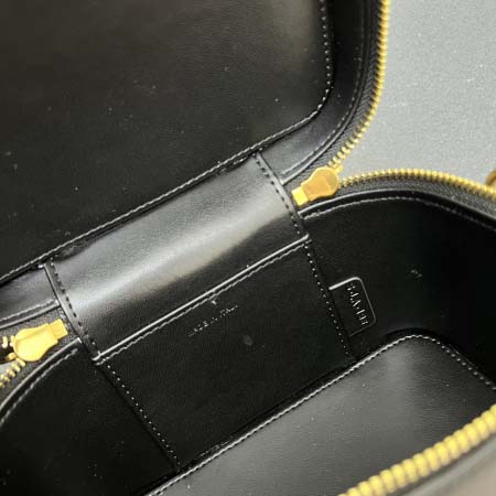 2025年4月29日入荷新作 CELINE VANITY 25春夏新作サイズ：18*13*10cm /XX工場