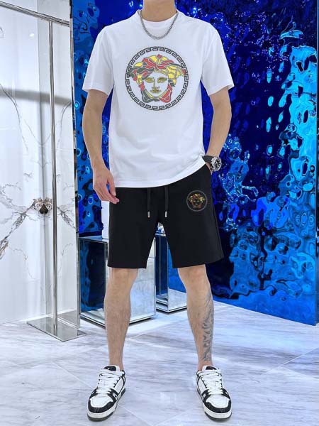 2025年4月2日入荷新作VERSACE夏メンズ 上下セット...