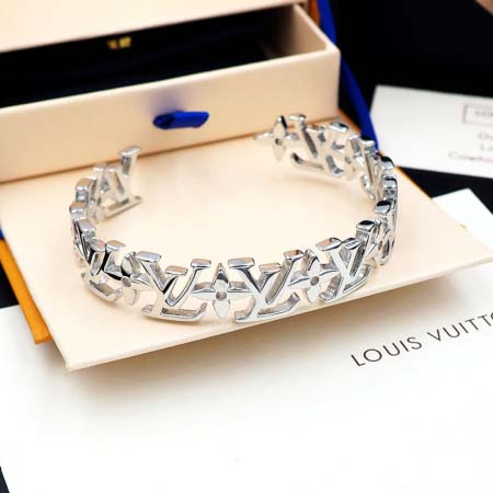 2025年4月4日入荷新品Louis Vuitton腕輪/ブレスレットギフト/誕生日/記念品/アクセサリーxin工場