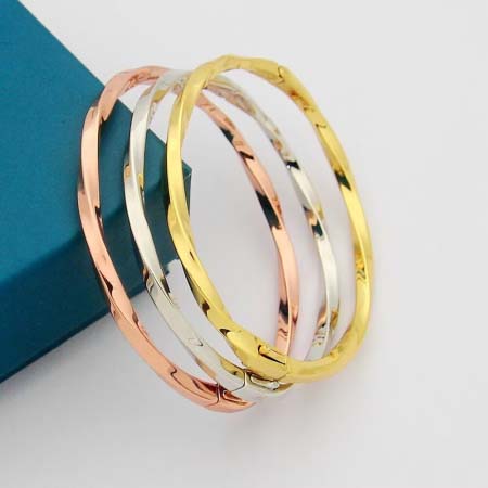 2025年4月4日入荷新品graff腕輪/ブレスレットギフト...