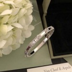 2025年4月4日入荷新品van cleef & arpels腕輪/ブレスレットギフト/誕生日/記念品/アクセサリーxin工場