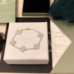 2025年4月4日入荷新品van cleef & arpelsネックレスギフト/誕生日/記念品/アクセサリーxin工場