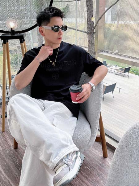 2025年4月6日入荷新作Louis Vuitton半袖 T...