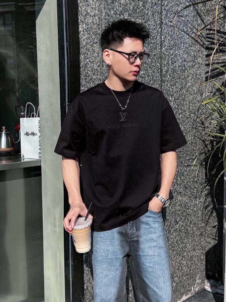 2025年4月6日入荷新作Louis Vuitton半袖 T...