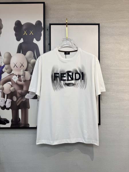 2025年4月6日入荷新作Fendi半袖 Tシャツ高級品/L...