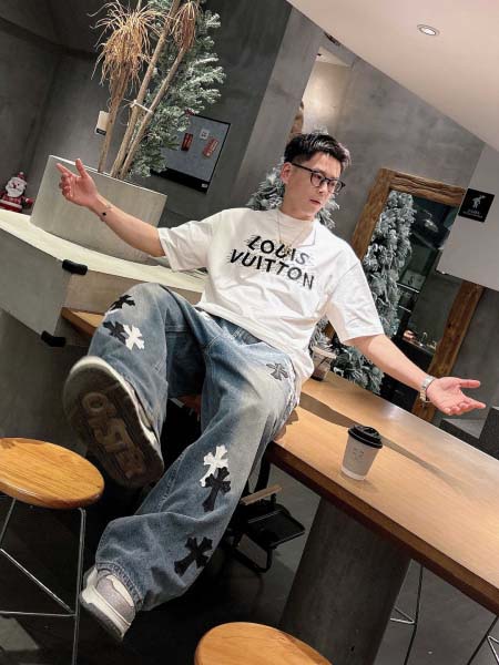 2025年4月6日入荷新作Louis Vuitton半袖 T...