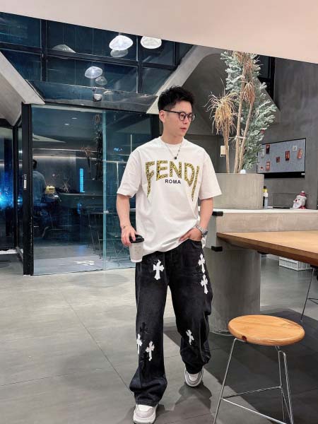 2025年4月6日入荷新作Fendi半袖 Tシャツ高級品/L...