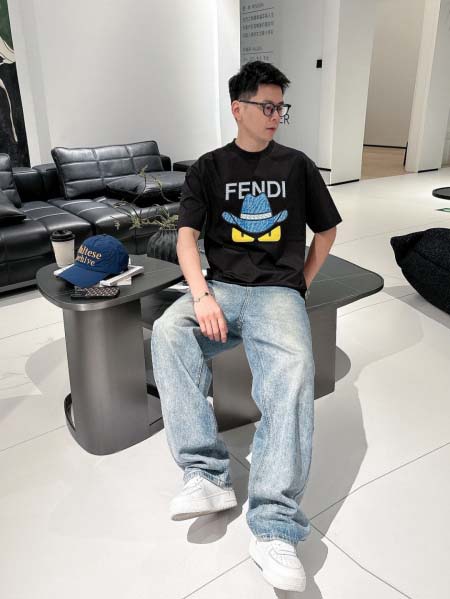 2025年4月6日入荷新作Fendi半袖 Tシャツ高級品/L...