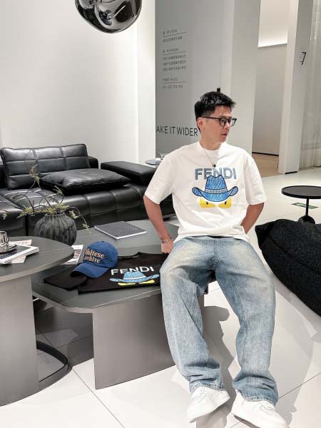 2025年4月6日入荷新作Fendi半袖 Tシャツ高級品/L...