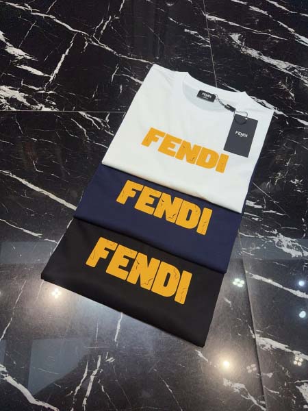 2025年4月8日入荷新作Fendi半袖 Tシャツ高級品/M...