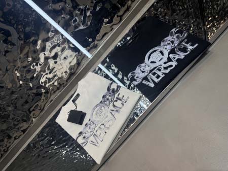 2025年4月9日入荷新作Versace半袖 Tシャツ高級品...