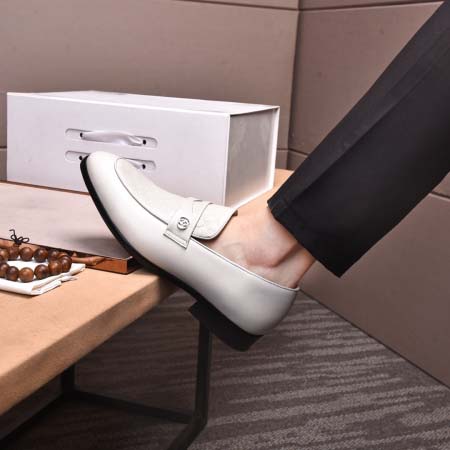 2025年4月10日入荷新品GUCCIおすすめ人気メンズ靴本...