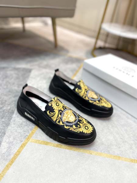 2025年4月10日入荷新品Versaceカジュアルシューズ...