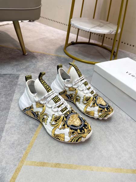 2025年4月10日入荷新品Versaceカジュアルシューズ...