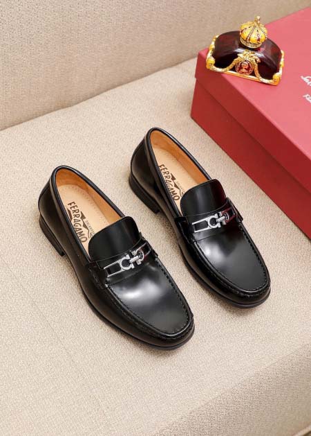 2025年4月10日入荷新品Ferragamoカジュアルシュ...