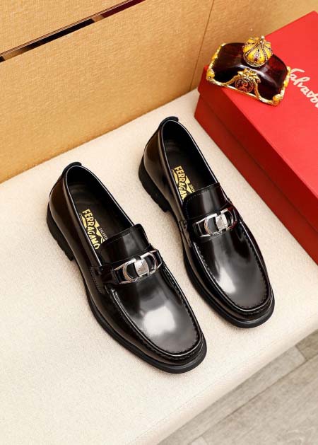 2025年4月10日入荷新品Ferragamoカジュアルシュ...