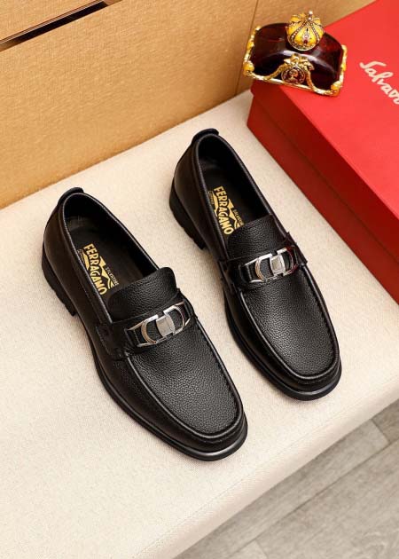 2025年4月10日入荷新品Ferragamoカジュアルシュ...