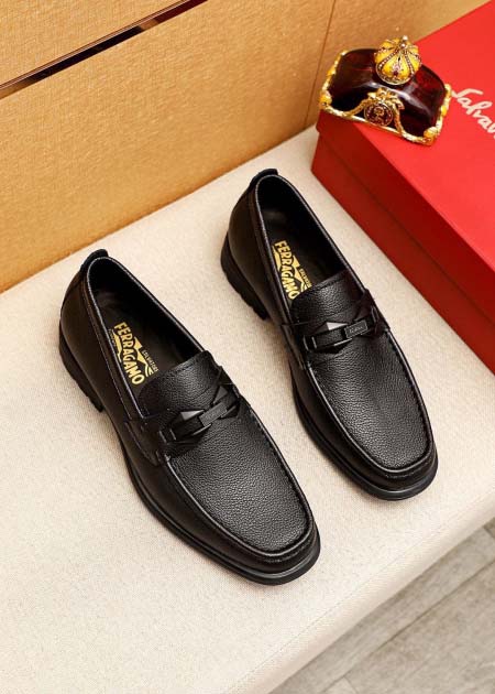 2025年4月10日入荷新品Ferragamoカジュアルシュ...