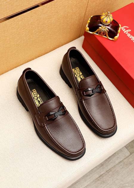 2025年4月10日入荷新品Ferragamoカジュアルシュ...
