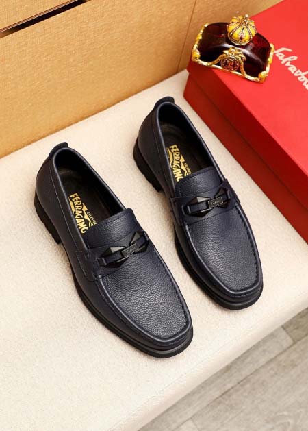2025年4月10日入荷新品Ferragamoカジュアルシュ...