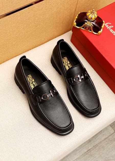 2025年4月10日入荷新品Ferragamoカジュアルシュ...