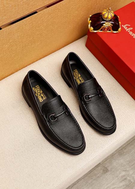 2025年4月10日入荷新品Ferragamoカジュアルシュ...