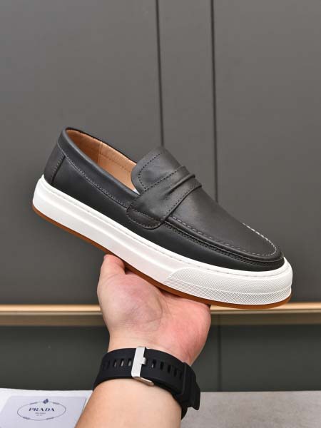 2025年4月11日入荷新品Pradaカジュアルシューズ/ス...