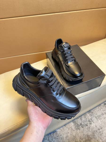 2025年4月11日入荷新品Pradaカジュアルシューズ/ス...