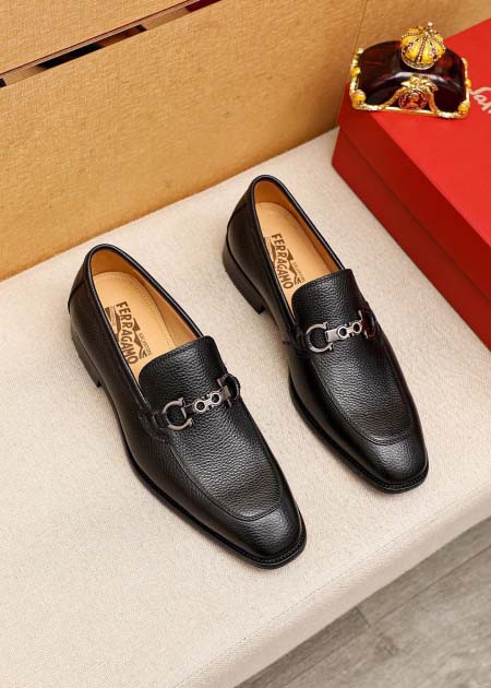 2025年4月11日入荷新品Ferragamoカジュアルシュ...