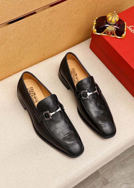 2025年4月11日入荷新品Ferragamoカジュアルシュ...