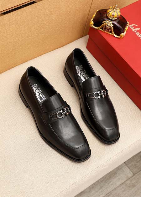 2025年4月11日入荷新品Ferragamoカジュアルシュ...