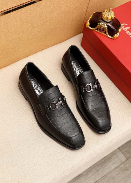 2025年4月11日入荷新品Ferragamoカジュアルシュ...