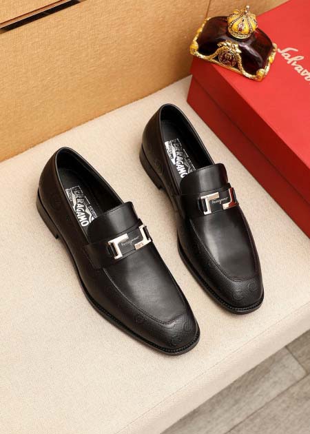 2025年4月11日入荷新品Ferragamoカジュアルシュ...