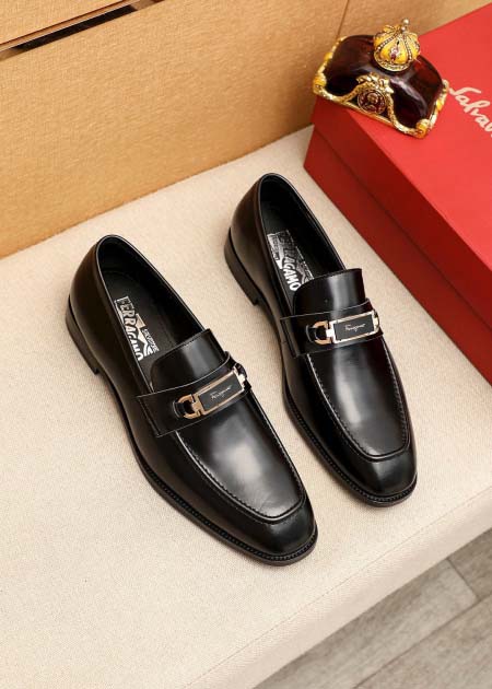 2025年4月11日入荷新品Ferragamoカジュアルシュ...