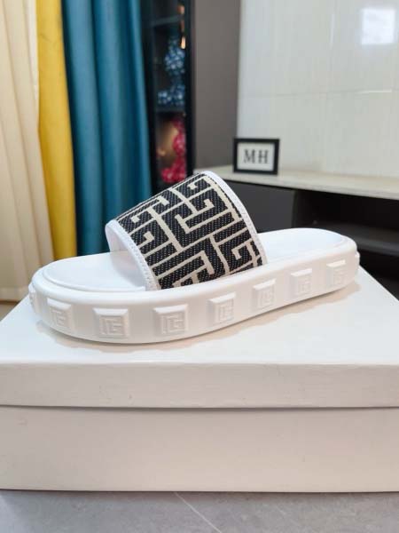 2025年4月11日入荷新品Balenciagaカジュアルシ...