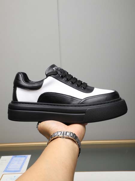 2025年4月11日入荷新品Pradaカジュアルシューズ/ス...