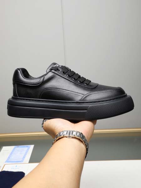 2025年4月11日入荷新品Pradaカジュアルシューズ/ス...