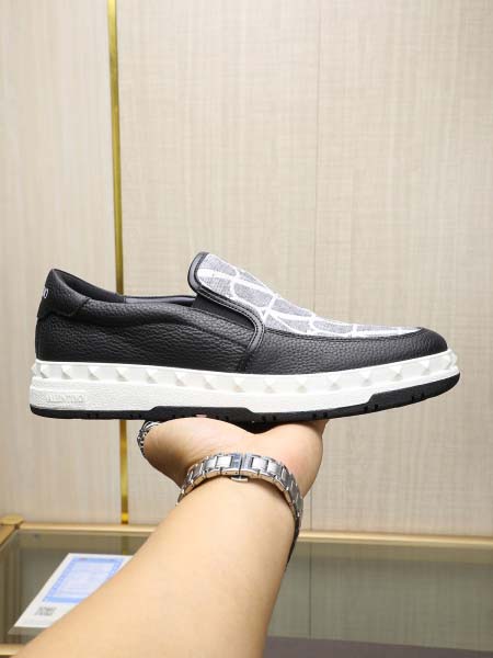 2025年4月11日入荷新品VALENTINOカジュアルシュ...