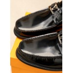 2025年4月11日入荷新品LOUIS VUITTONカジュアルシューズ/スニーカー｜メンズ革靴本革製ギフト/誕生日/TL工場