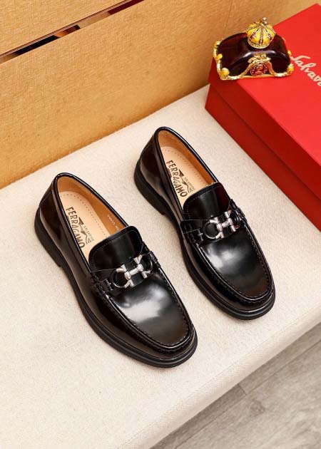 2025年4月11日入荷新品Ferragamoカジュアルシュ...
