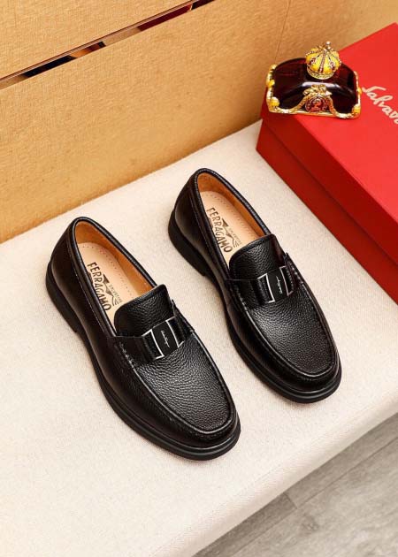 2025年4月11日入荷新品Ferragamoカジュアルシュ...