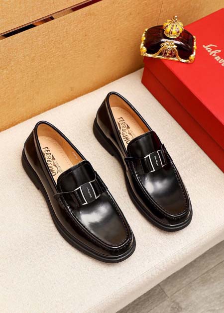 2025年4月11日入荷新品Ferragamoカジュアルシュ...