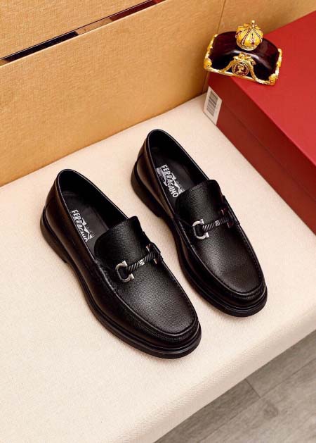 2025年4月11日入荷新品Ferragamoカジュアルシュ...