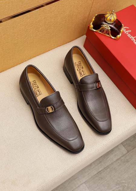 2025年4月11日入荷新品Ferragamoカジュアルシュ...
