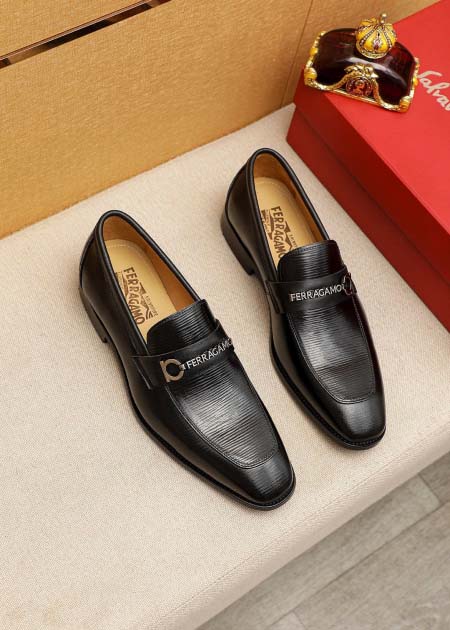 2025年4月11日入荷新品Ferragamoカジュアルシュ...
