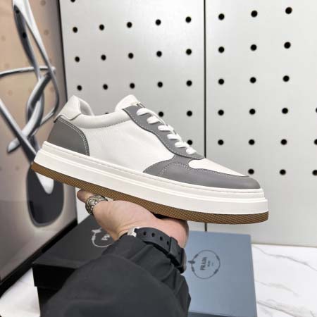 2025年4月11日入荷新品Pradaカジュアルシューズ/ス...