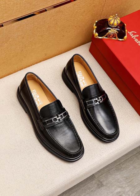 2025年4月11日入荷新品Ferragamoカジュアルシュ...