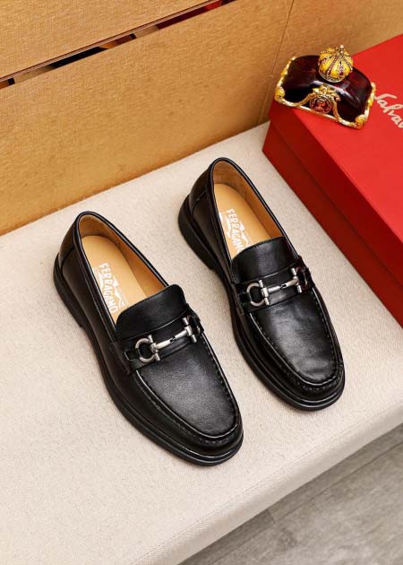 2025年4月11日入荷新品Ferragamoカジュアルシュ...